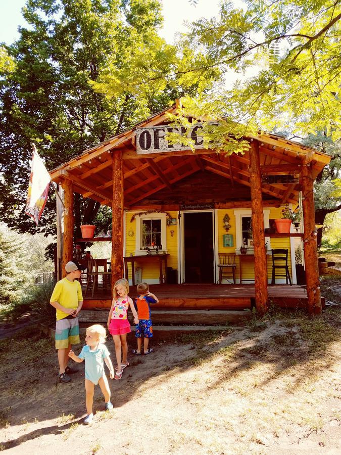 Bristol Cabins Lava Hot Springs Exterior photo